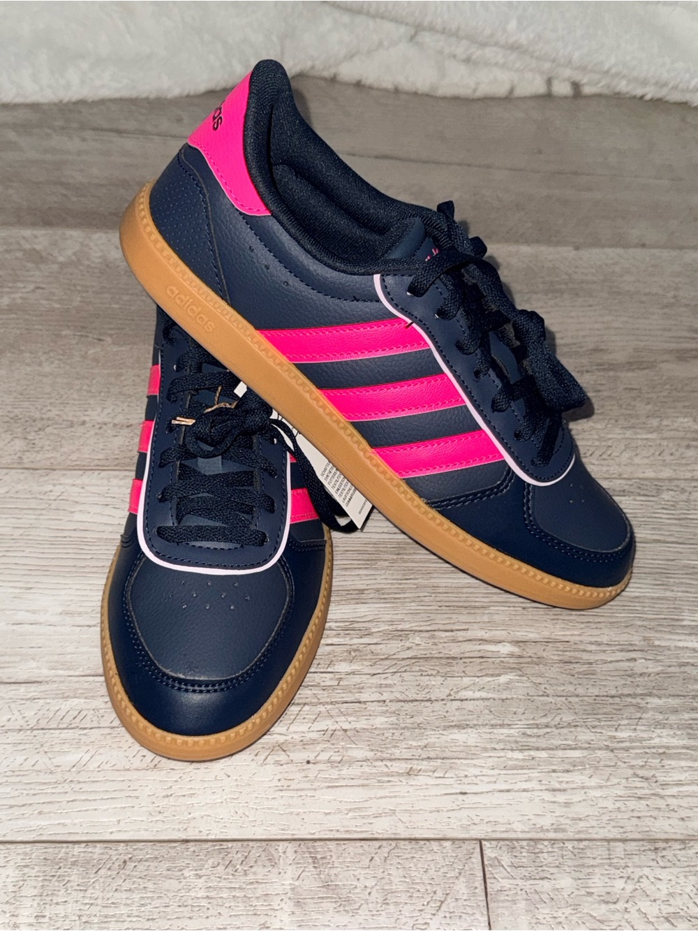 Adidas Breaknet Sleek Youth Size 6 Navy Pink Gum Sole Sneakers NWT